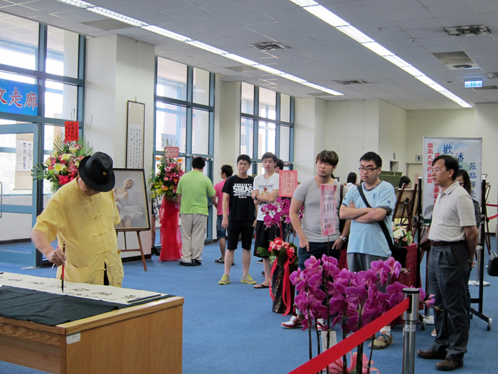 2015圖書館揮毫活動暨藝文活動展覽圖片