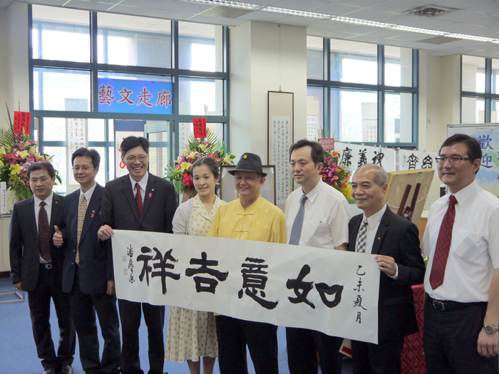 2015圖書館揮毫活動暨藝文活動展覽圖片