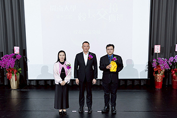 印信交接儀式，完成領導權責的象徵性傳承