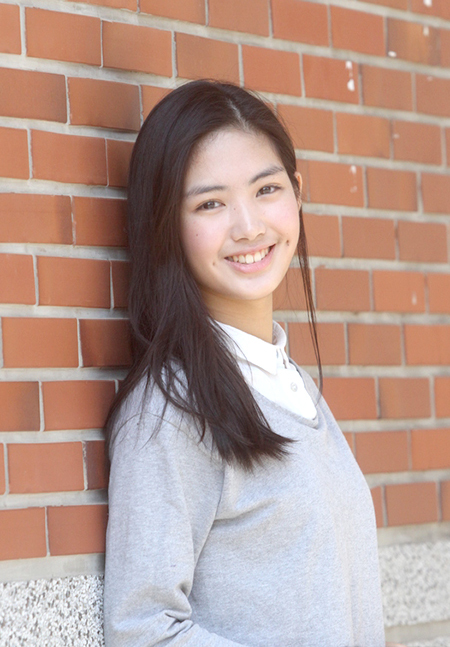 「開南林依晨」應日系正妹甜美通殺廣告界_校園一角圖片
