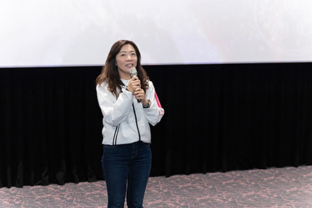 青年局長侯佳齡期勉學生創作，感謝開南大學為新住民所做的努力圖片