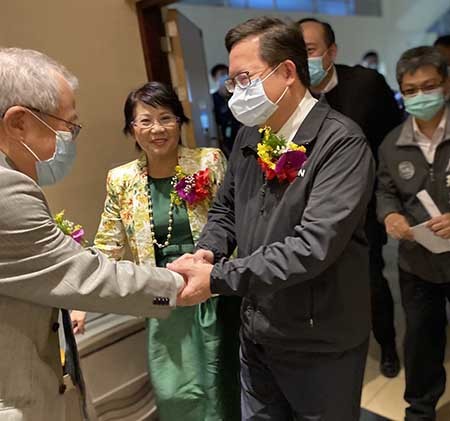 葉董事長及林校長熱烈迎接桃園大家長鄭文燦市長蒞臨圖片
