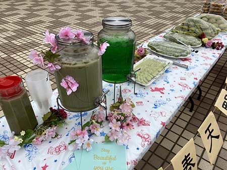 活動現場準備的綠色飲料圖片