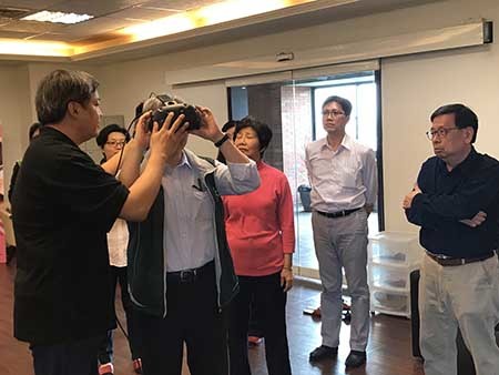 國民健康署參訪開南大學_虛擬實境(VR)體驗圖片