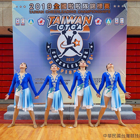 啦啦舞蹈隊榮獲2019全國啦啦隊錦標賽爵士大團體組及爵士小團體組冠軍_2019全國啦啦隊錦標賽爵士大團體組參賽人員合照圖片