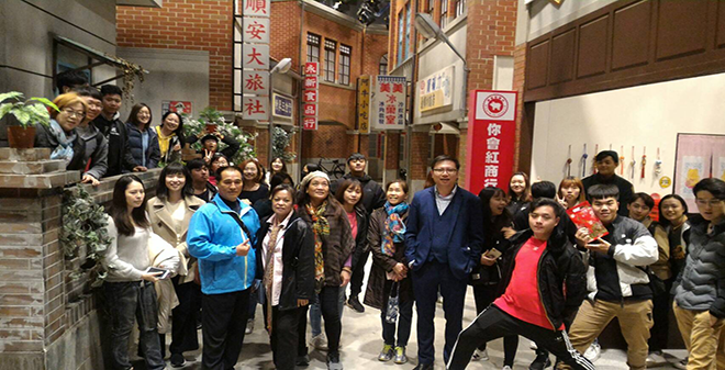 參觀綜藝棚與八點檔多情城市的拍攝現場圖片