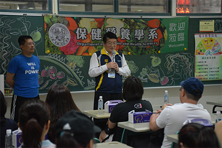 01_家長陪準新鮮人逛校園　開南大學服務新生辦校園座談會圖片