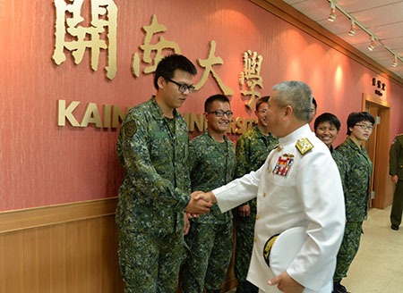 開大與國軍攜手培育ROTC優秀人才_國防部軍政副部長蒲澤春上將圖片