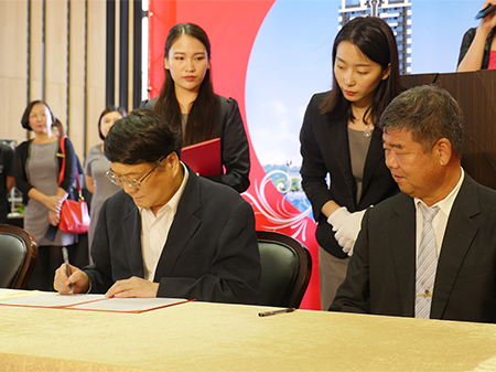 本校與宜誠團隊簽訂產學合作圖片