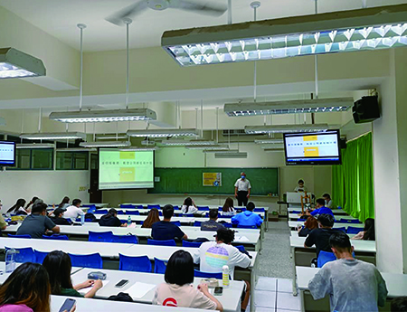 空運系孫國勛老師引言，使同學認識分享獎者與主題圖片
