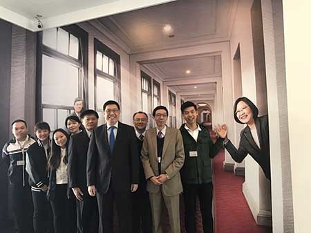 開南大學領先全國 成為第一所與總統府產學合作的大學_參觀總統府圖片