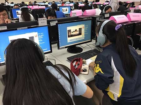 本校辦理英文 MyET 英語電腦口說競賽_大一英文課班級組隊參賽圖片